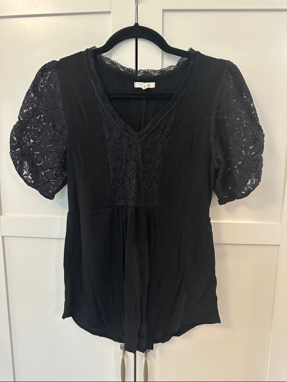 NWOT Maurices Black Lace Puff-Sleeve Women's Top